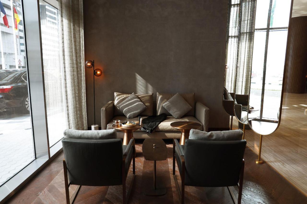 Pullman Sharjah Hotel Bagian luar foto The interior of the hotel